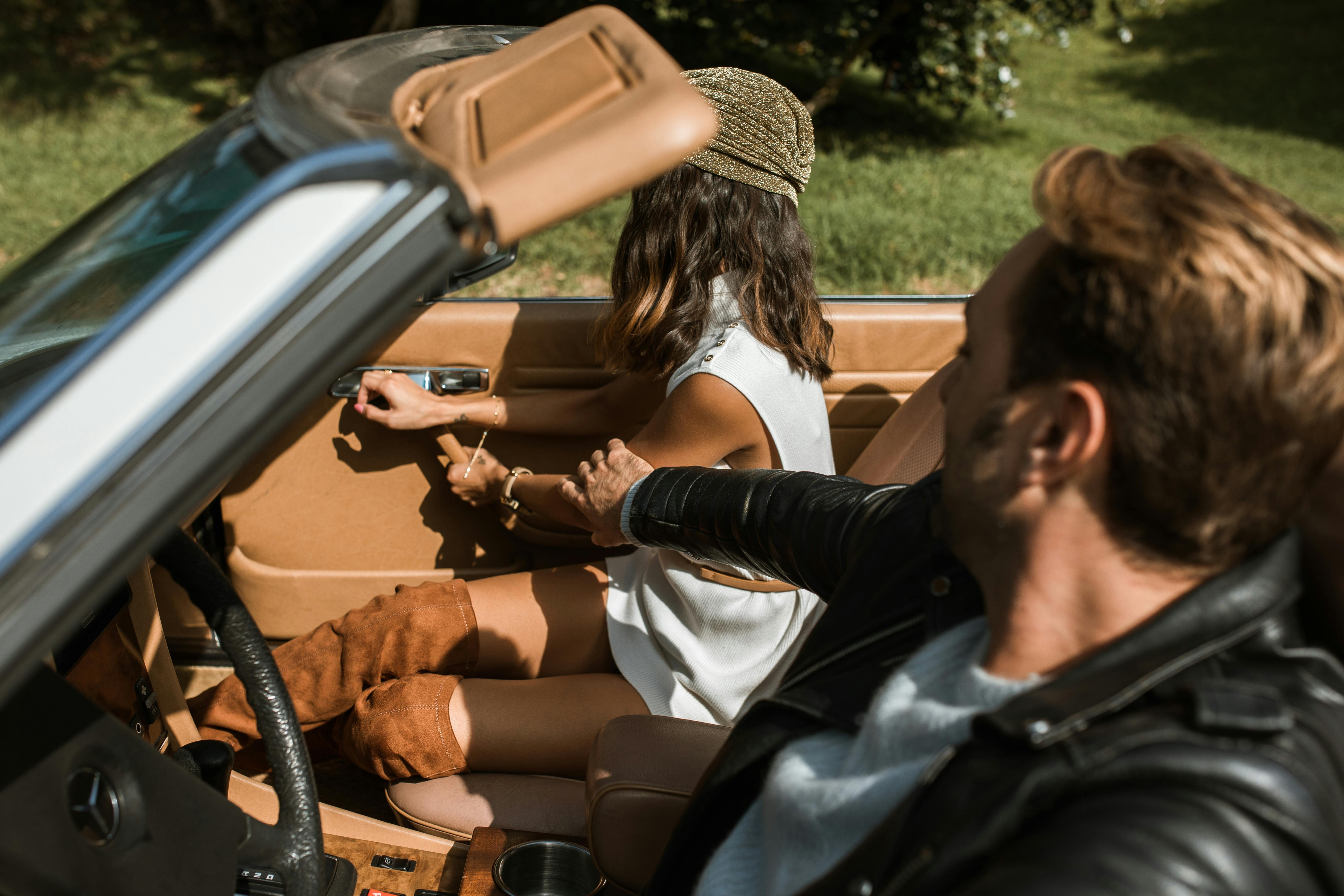 A couple arguing in a car | Source: Pexels